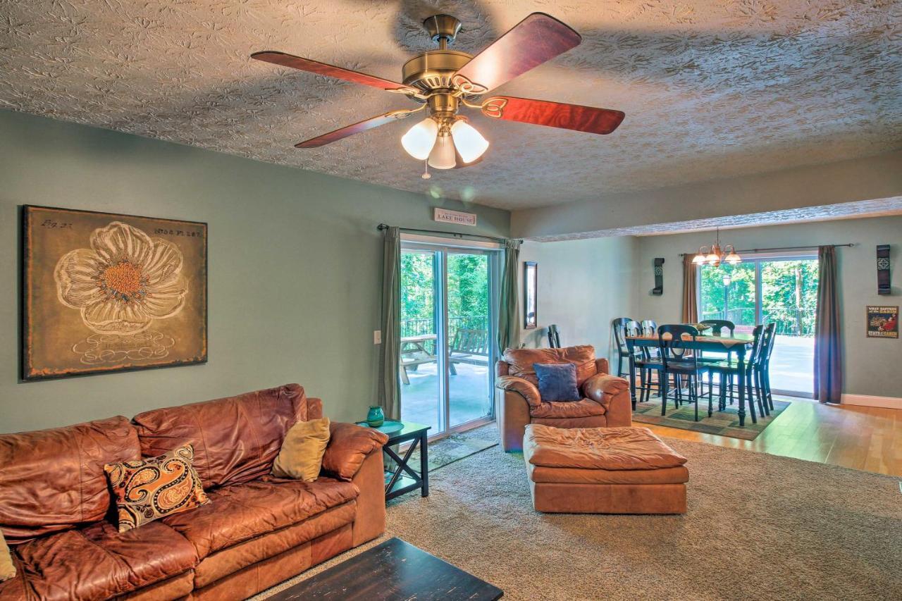 Spacious Georgia Getaway With Dock On Lake Lanier! Gainesville Exterior photo